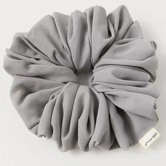 Free People chiffon jumbo scrunchie - Picture 2 of 6